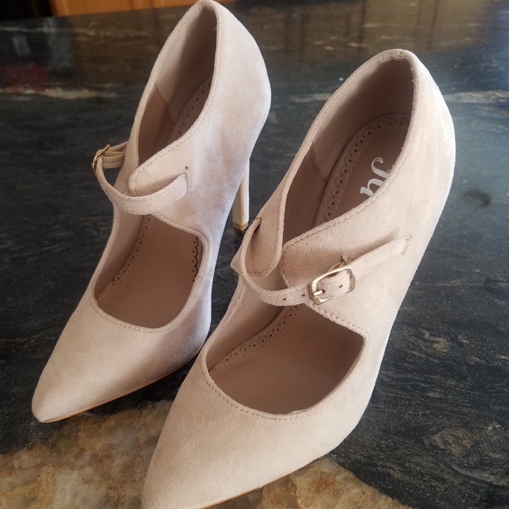 Women's JC  light brown suede heels w/strap